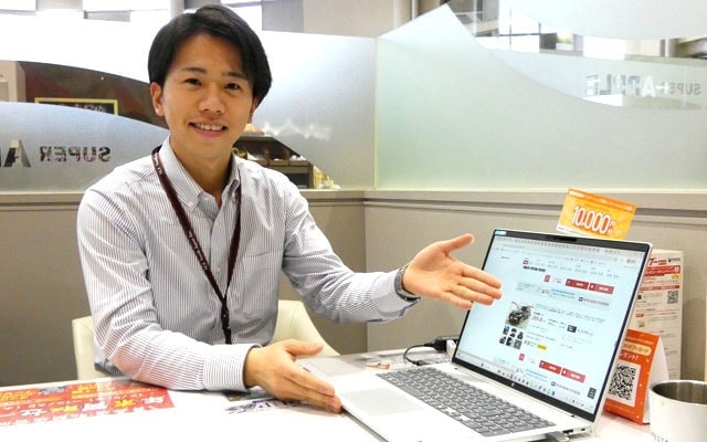 展示場のスタッフ